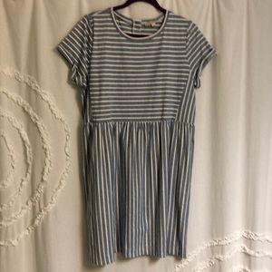 Loft Blue and White dress with pockets size Large